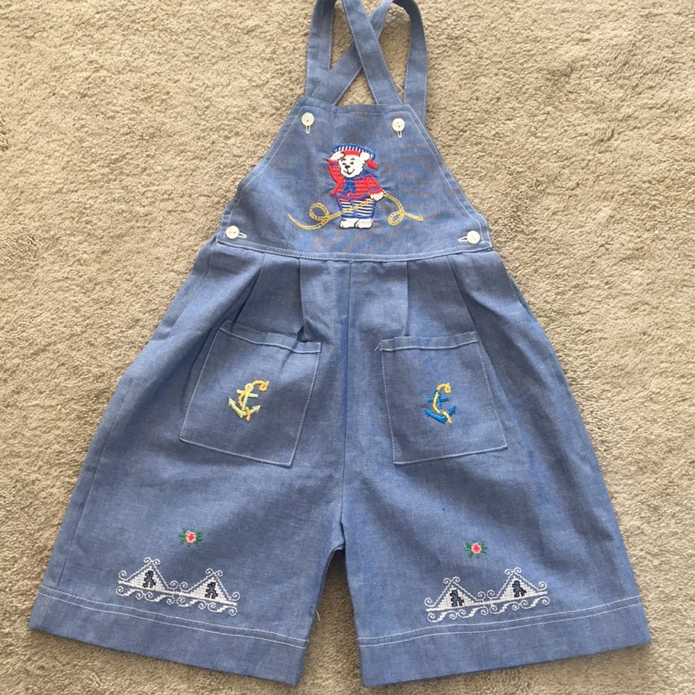 Cute vintage style shorts overall